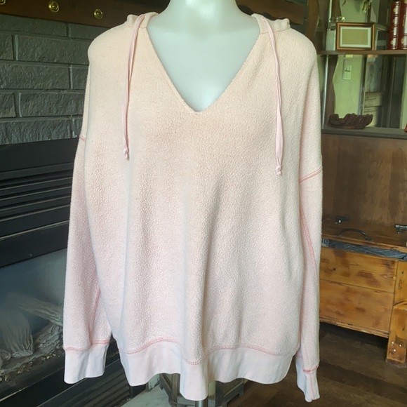 American Eagle Outfitters Tops - AE Pink Fleece Pullover Hoodie